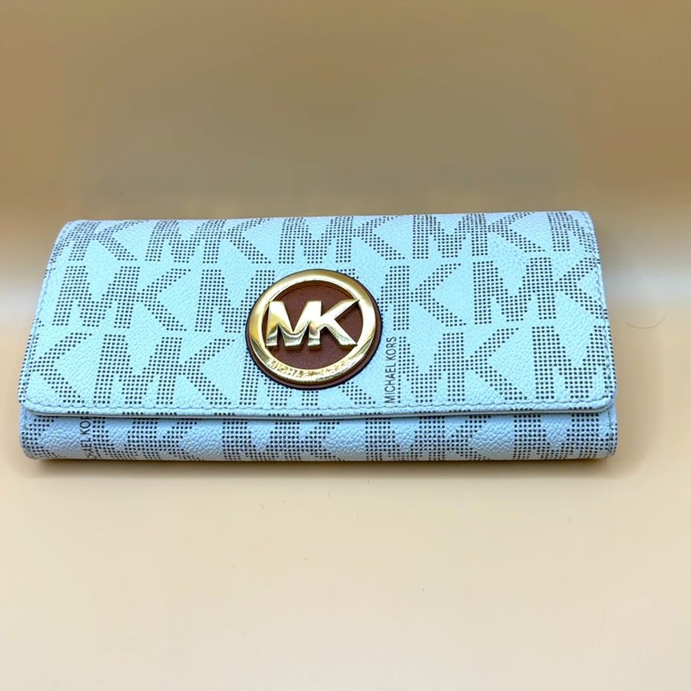 Michael Kors brand new wallet with gold emblem